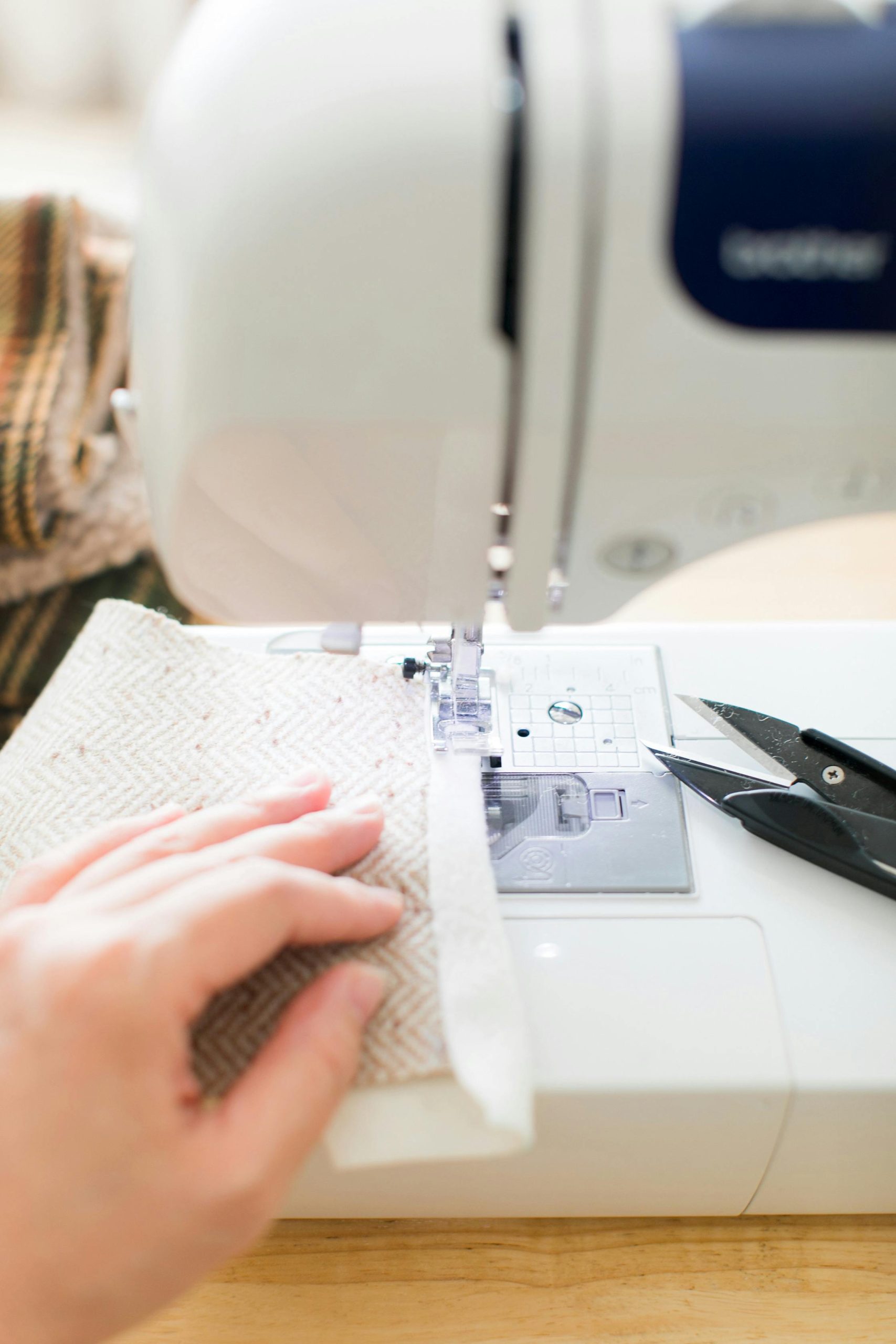 Finitions et assemblage professionnel d'une housse de coussin