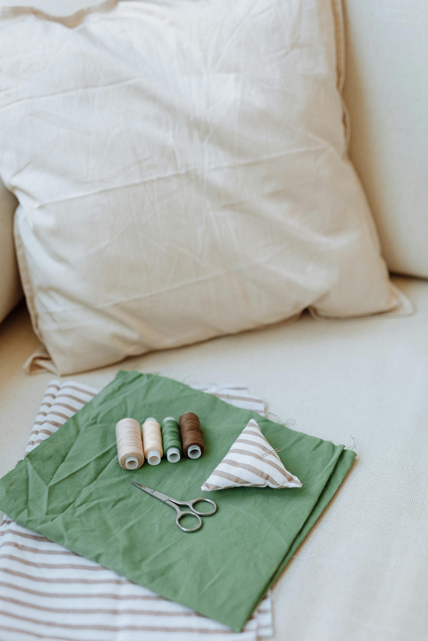 Matériel et tissu pour coudre une housse de coussin