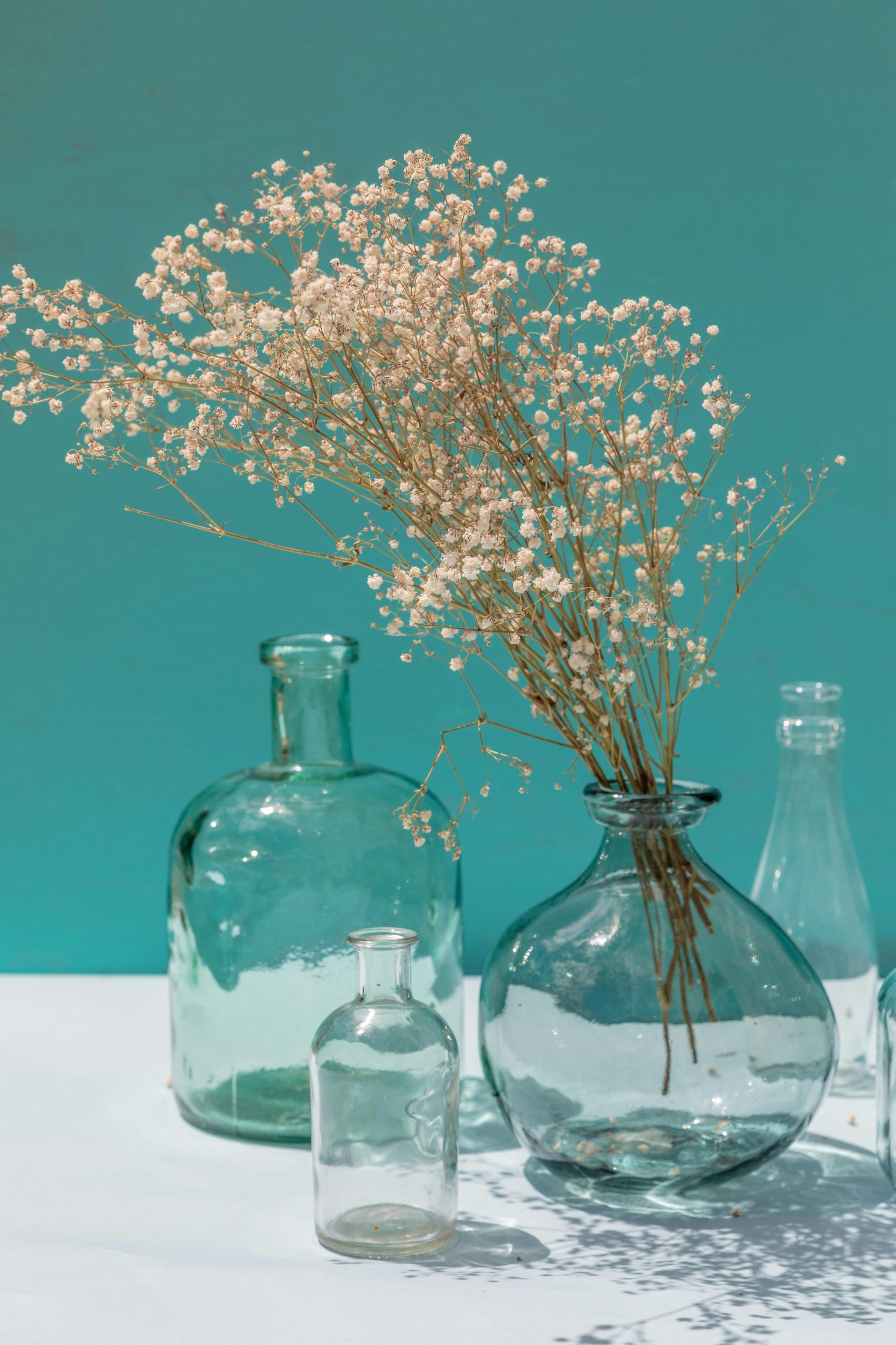 Décoration vase transparent grand modèle avec composition florale