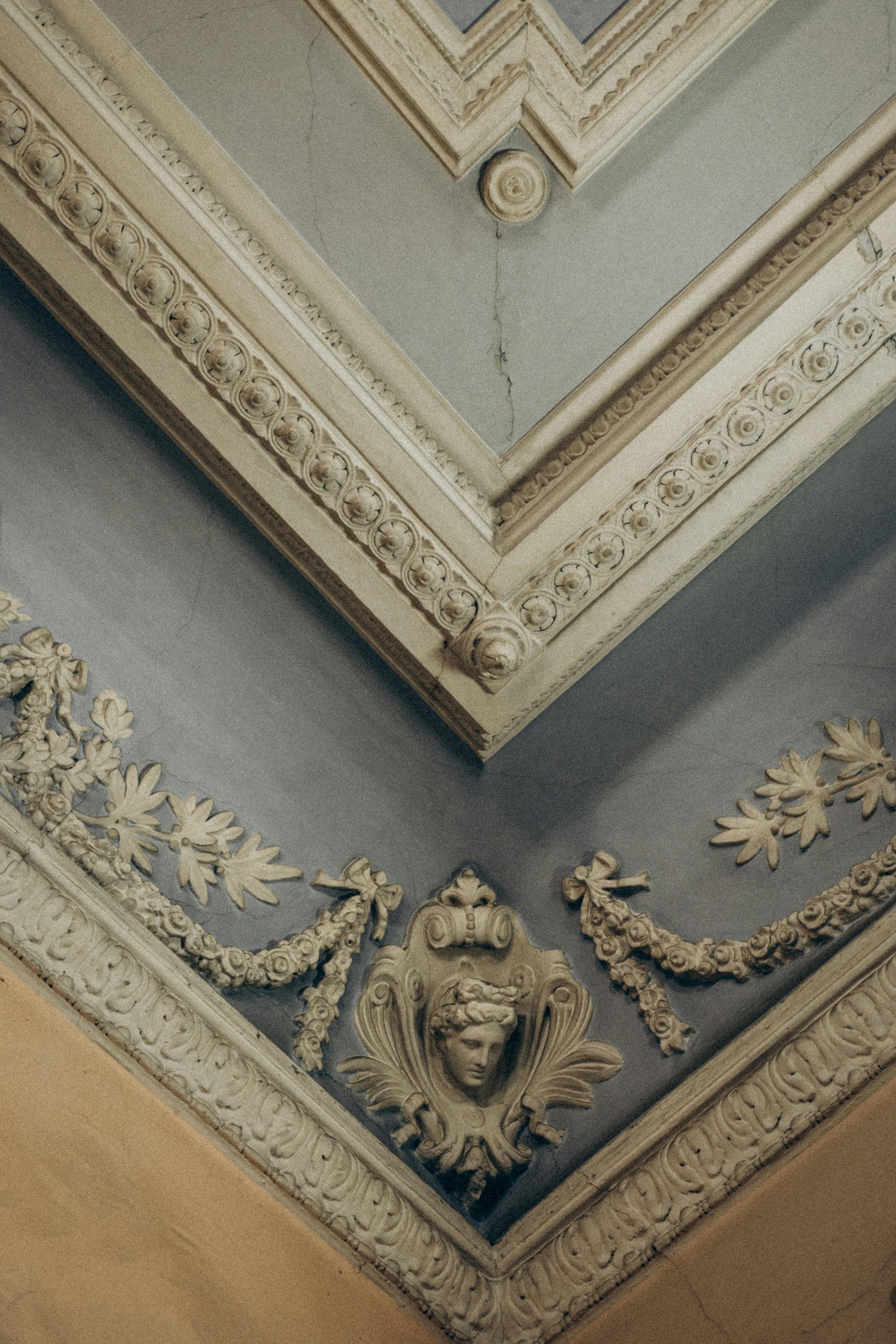 Guide restaurer moulure plafond haussmannien