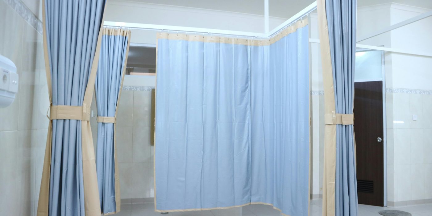 Quel séparateur de pièce rideau choisir pour vraiment isoler ?