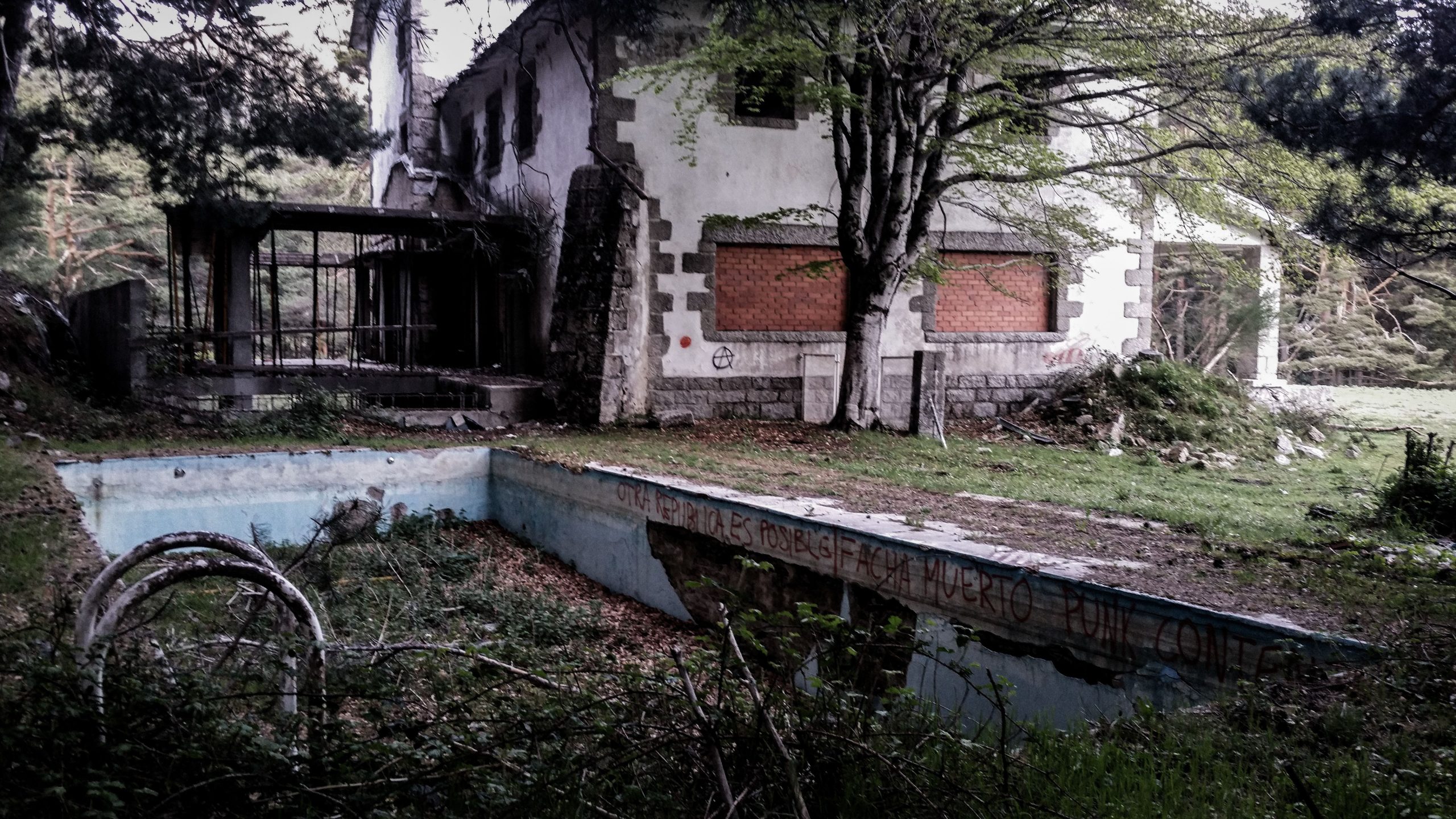 Maintenance de l'eau piscine en panne de pompe