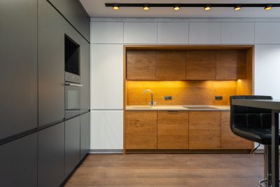 Cuisine ouverte contemporaine avec ilot central
