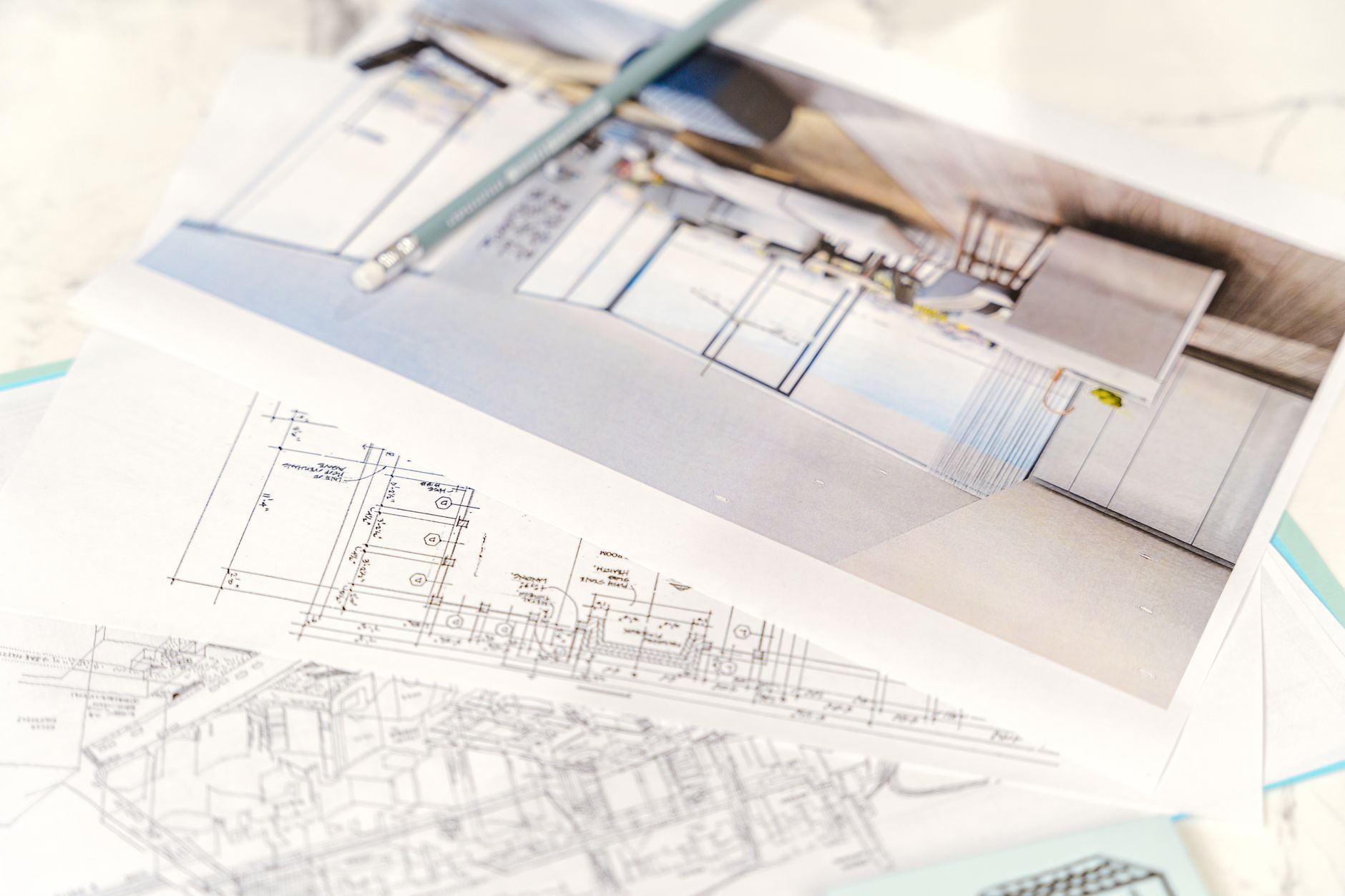 Gros plan sur des plans d architecte et un crayon