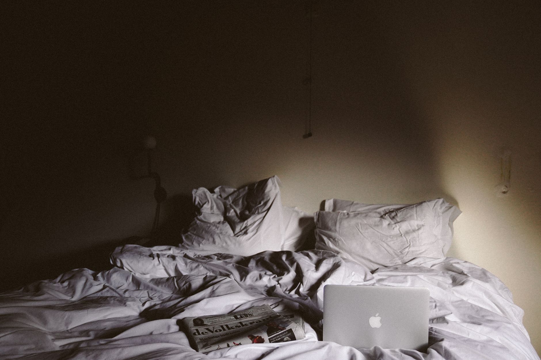 Chambre au calme avec literie blanche